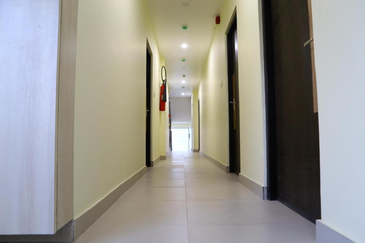 Hotel Landmark Port Blair Bagian luar foto